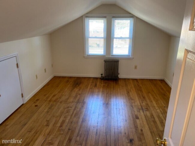 Building Photo - 3 br, 2 bath House - 1303 Valley Road
