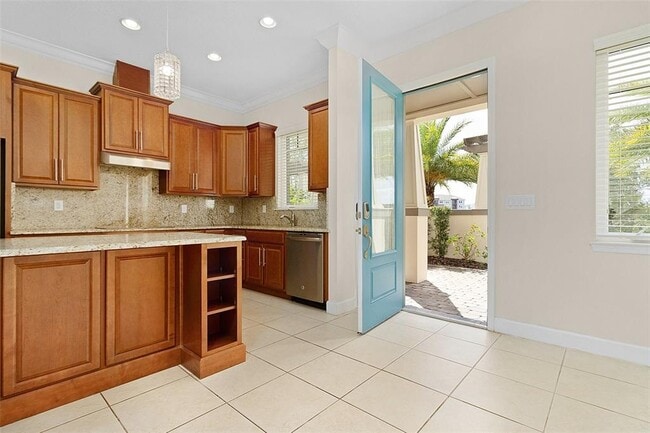 Building Photo - 13813 Benavente Ave