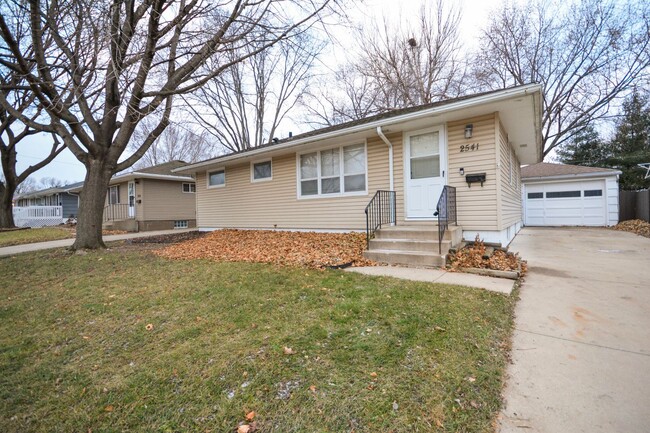 Primary Photo - Elton Hills Ranch-Style Home w/Fenced Yard