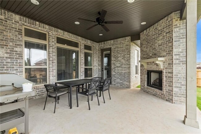 Building Photo - 5704 S 59th St