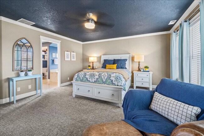 Building Photo - 2279 S Bear Claw Way