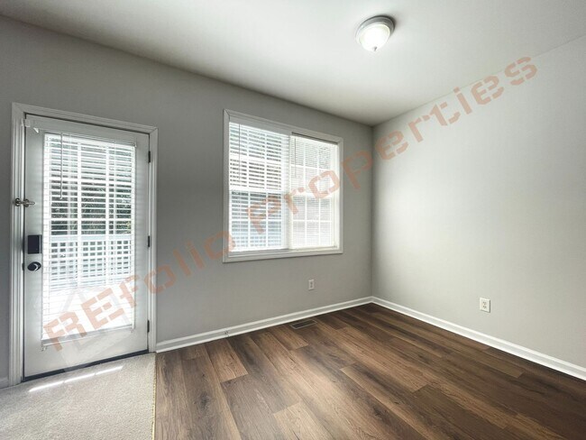 Building Photo - 112 Taylors Creek Ct
