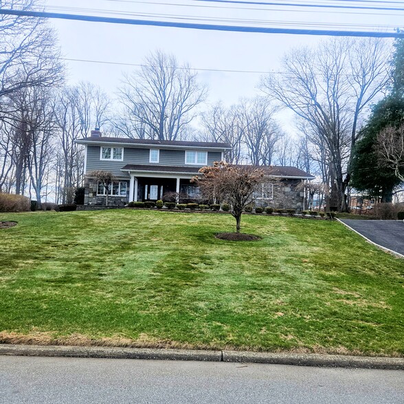 Building Photo - 10 Foxwood Ln