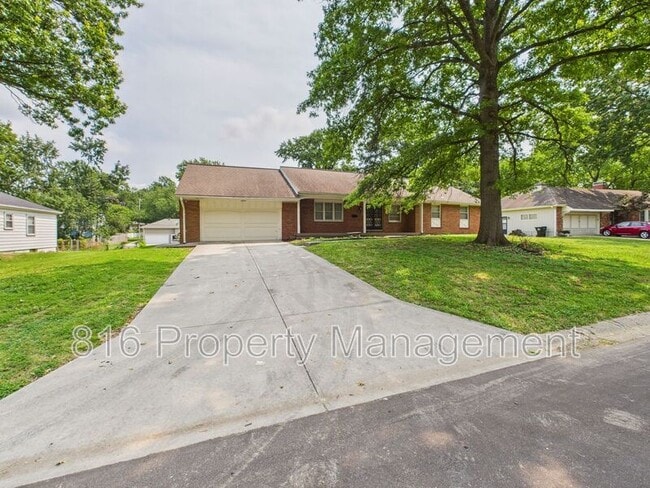 Building Photo - 3233 Shady Bend Dr