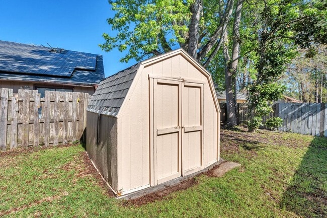 Building Photo - Charming 2 Bedroom Florida Cottage in Convenient Location!!