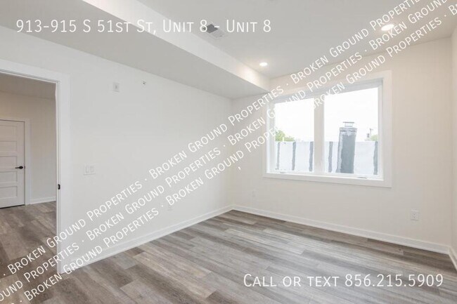 Building Photo - 913-915 S 51st St, Unit 8-Unit 8
