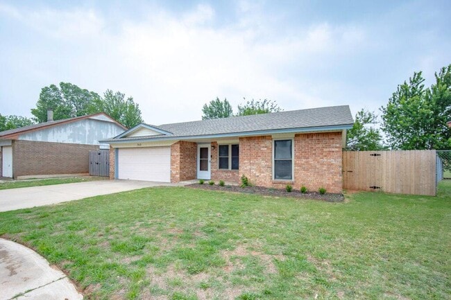 Building Photo - 742 W Juniper Dr