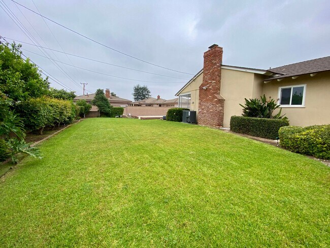 Building Photo - Rustic Spacious Home with Large Yard Boasting Timeless Character – 3 Bed, 2.5 Bath