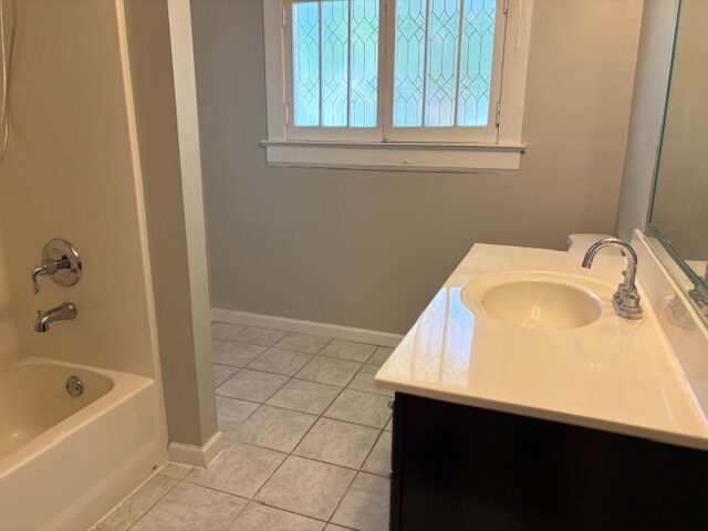 Building Photo - 305 E Lytle St