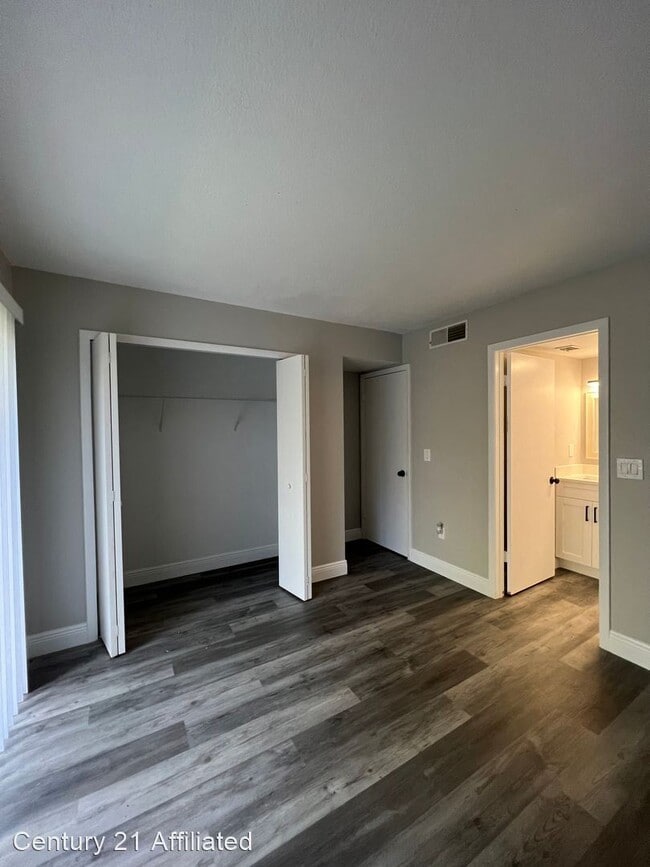 Building Photo - 1 br, 1 bath House - 7108 Waterside Dr.