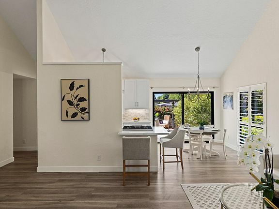 Building Photo - 4000 Rio Rd