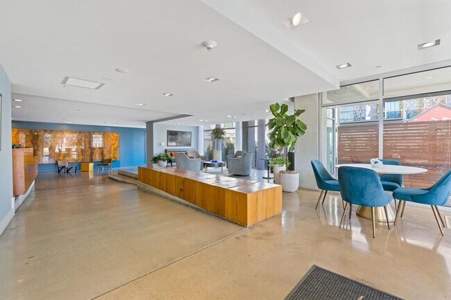 Building Photo - 210 Lee Barton Dr