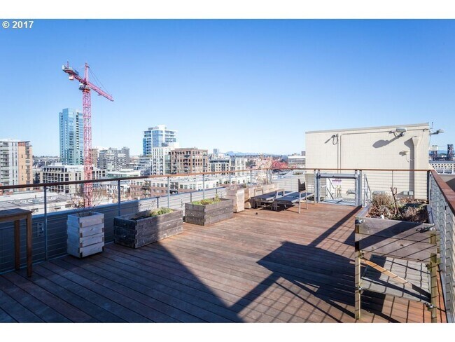 Building Photo - Historic Irving Street Lofts In The Pearl District - Top Floor Unit w/Parking/Rooftop Deck