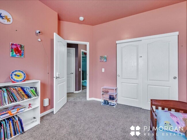 Building Photo - Beautiful 4 Bedroom, 3 Bathroom Home - Ren...