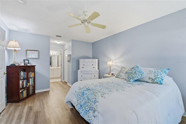 Building Photo - 1221 Wolford Dr