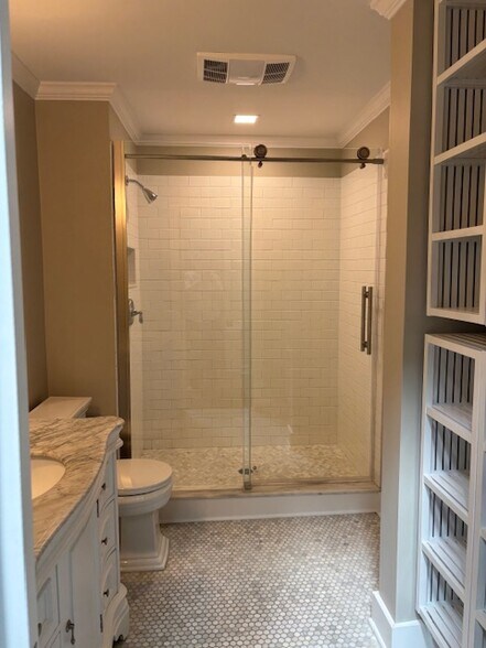 Ensuite Bathroom - 15 River Rd