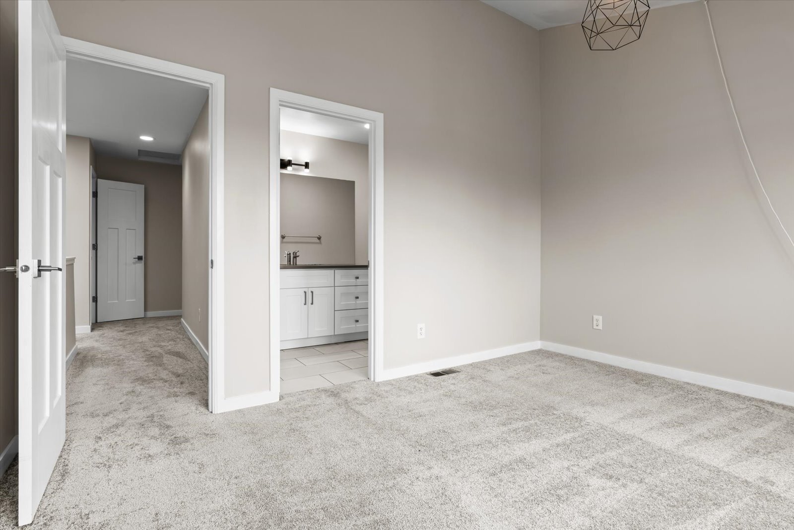 Building Photo - 501 23rd Ave S