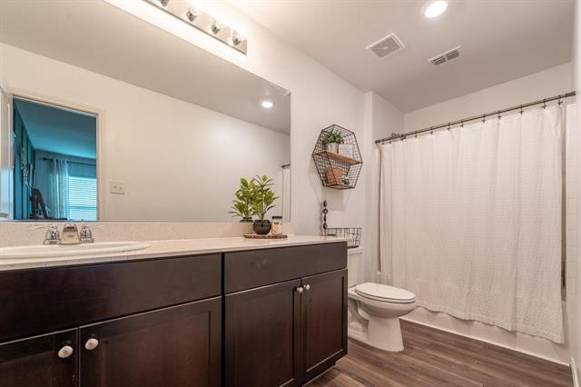 Building Photo - 771 Bayonet St