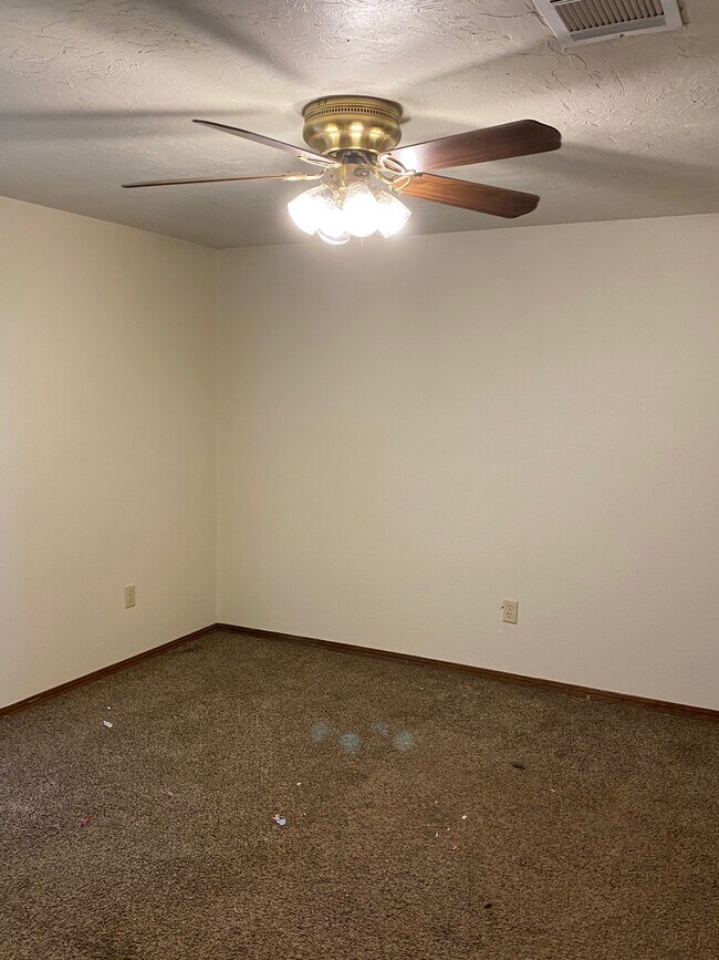 Building Photo - 2902 SW 86th St