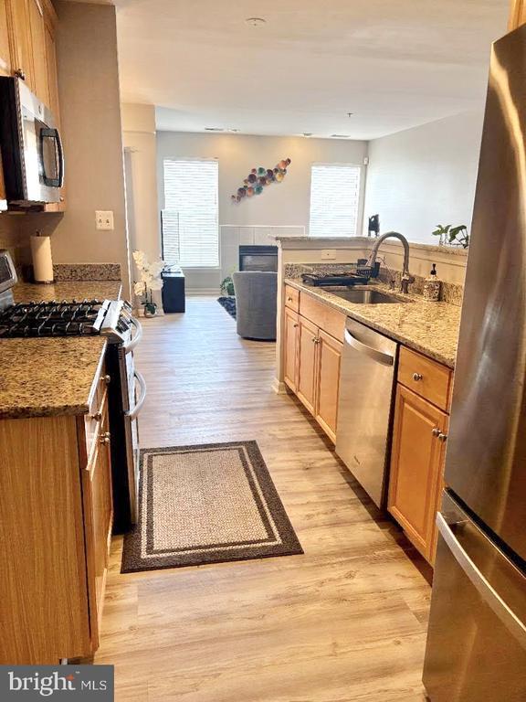 Building Photo - 25340 Lake Mist Square