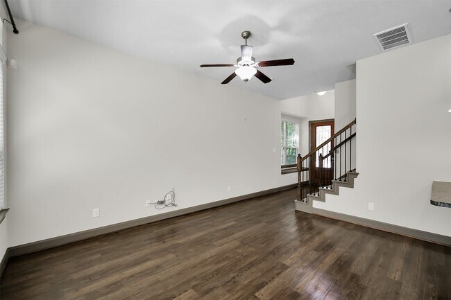Building Photo - 111 Aventura Pl