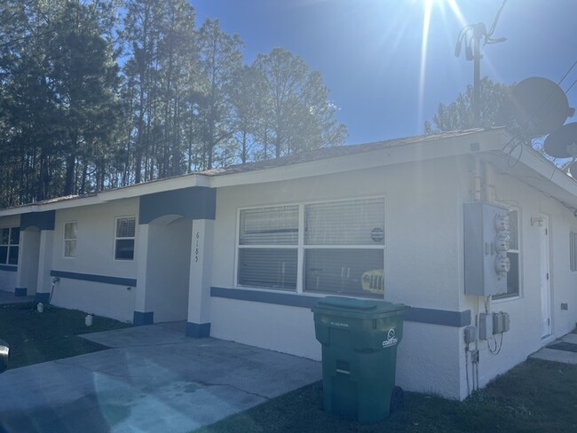 Building Photo - Beautiful 3/2 Duplex in Bay St. Louis, MS