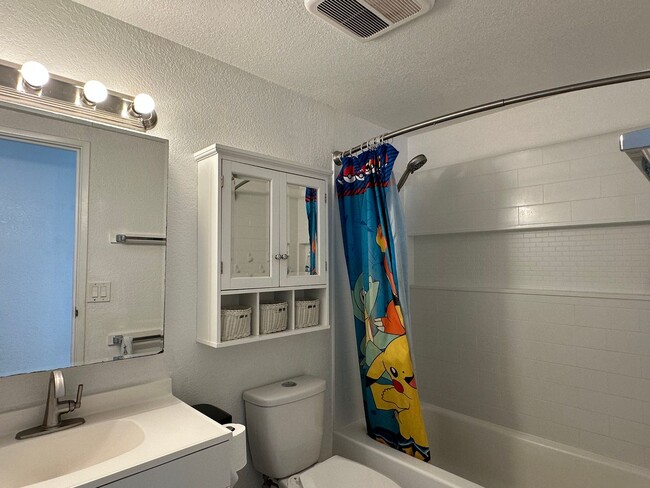 Building Photo - Mililani Town Living with PV, Tesla Batteries & EV Charger