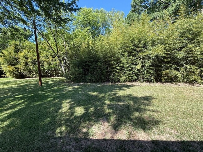 Building Photo - 3 Bedroom 1 Bath Home With Large Front Porch