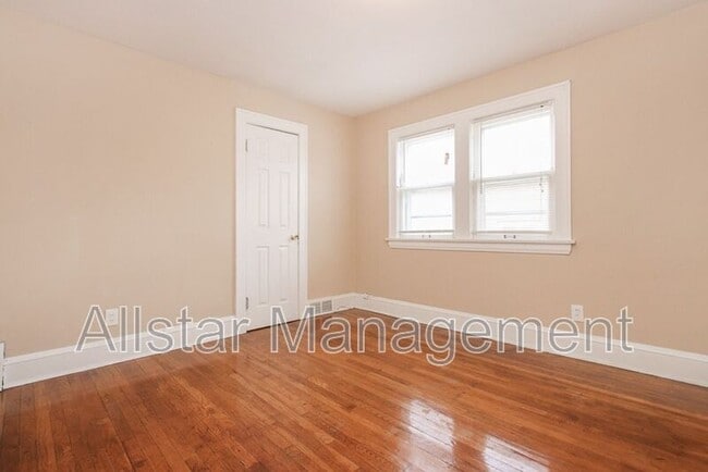 Building Photo - 7508 Theota Ave