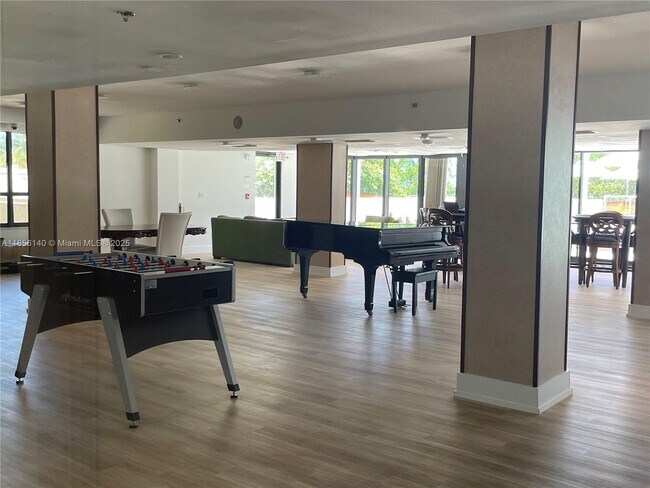 Building Photo - 10185 Collins Ave