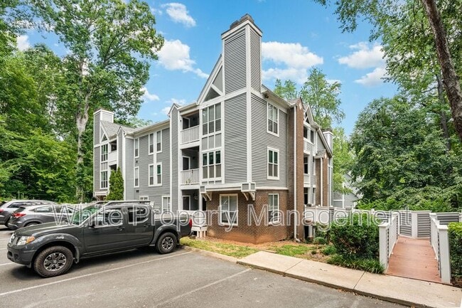 Building Photo - 2516 Cranbrook Ln