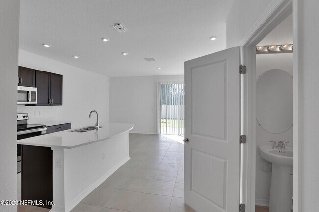 Building Photo - 13092 Bachara Wy