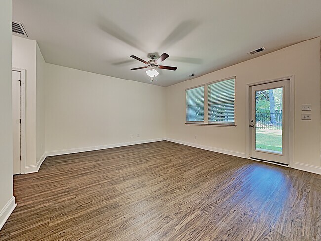 Building Photo - 136 Sweetgum Drive