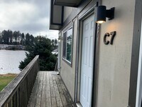 Building Photo - 1820 Larch Street C7