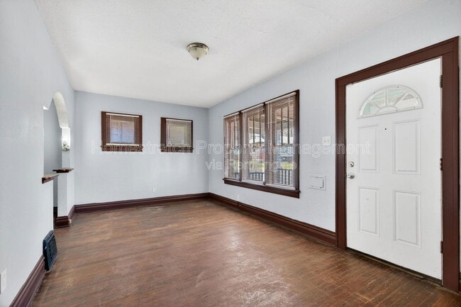 Building Photo - 5944 Thekla Ave