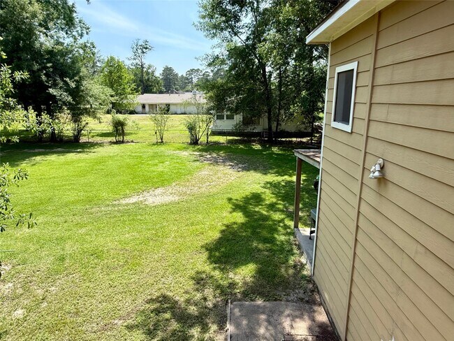 Building Photo - 17903 Strack Dr