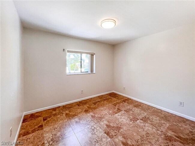 Building Photo - 610 SW 47th Terrace