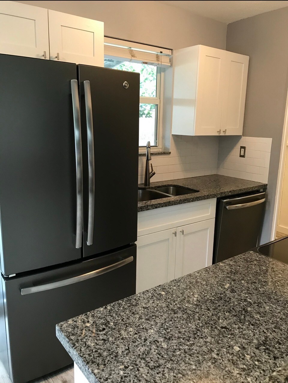 Building Photo - 125 NE 30th Ct