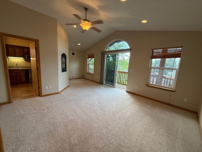 Building Photo - Spacious 3 Bed/3.5 Bath Home with Two Prim...