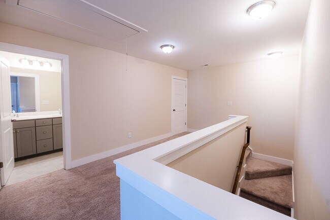 Building Photo - Beautiful 3Bed/2.5Bath Townhome located in Kernersville at Welden Village