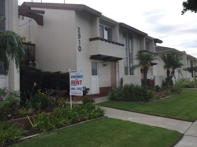 Front R - 2910 W 235th St