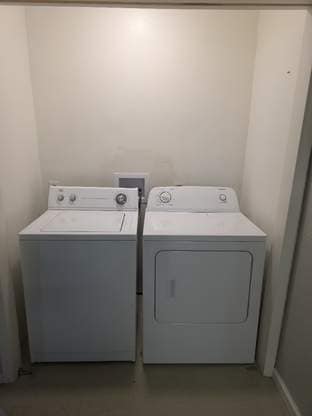 Building Photo - "Spacious 3-Bedroom Gem with 2300 Sq Ft in...