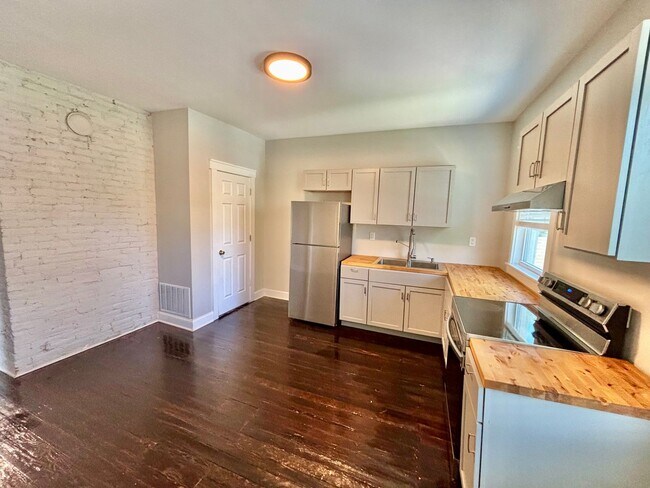 Building Photo - 513 E Ormsby Ave