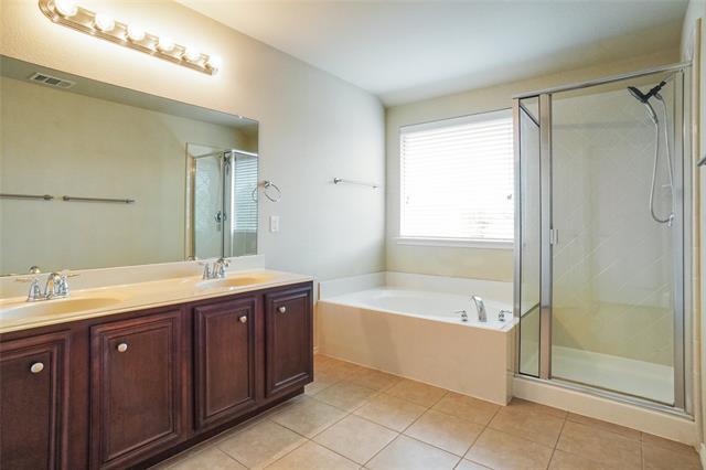 Building Photo - 800 Baltusrol Dr