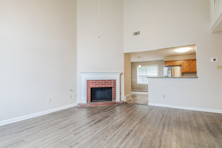 Building Photo - 2362 Oak Springs Dr
