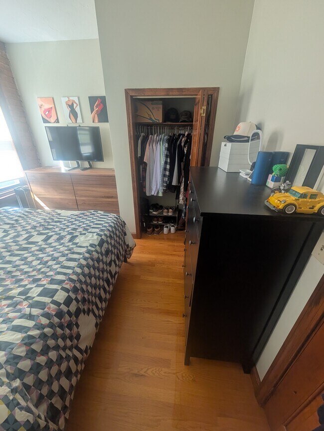 Building Photo - 219 Park Dr