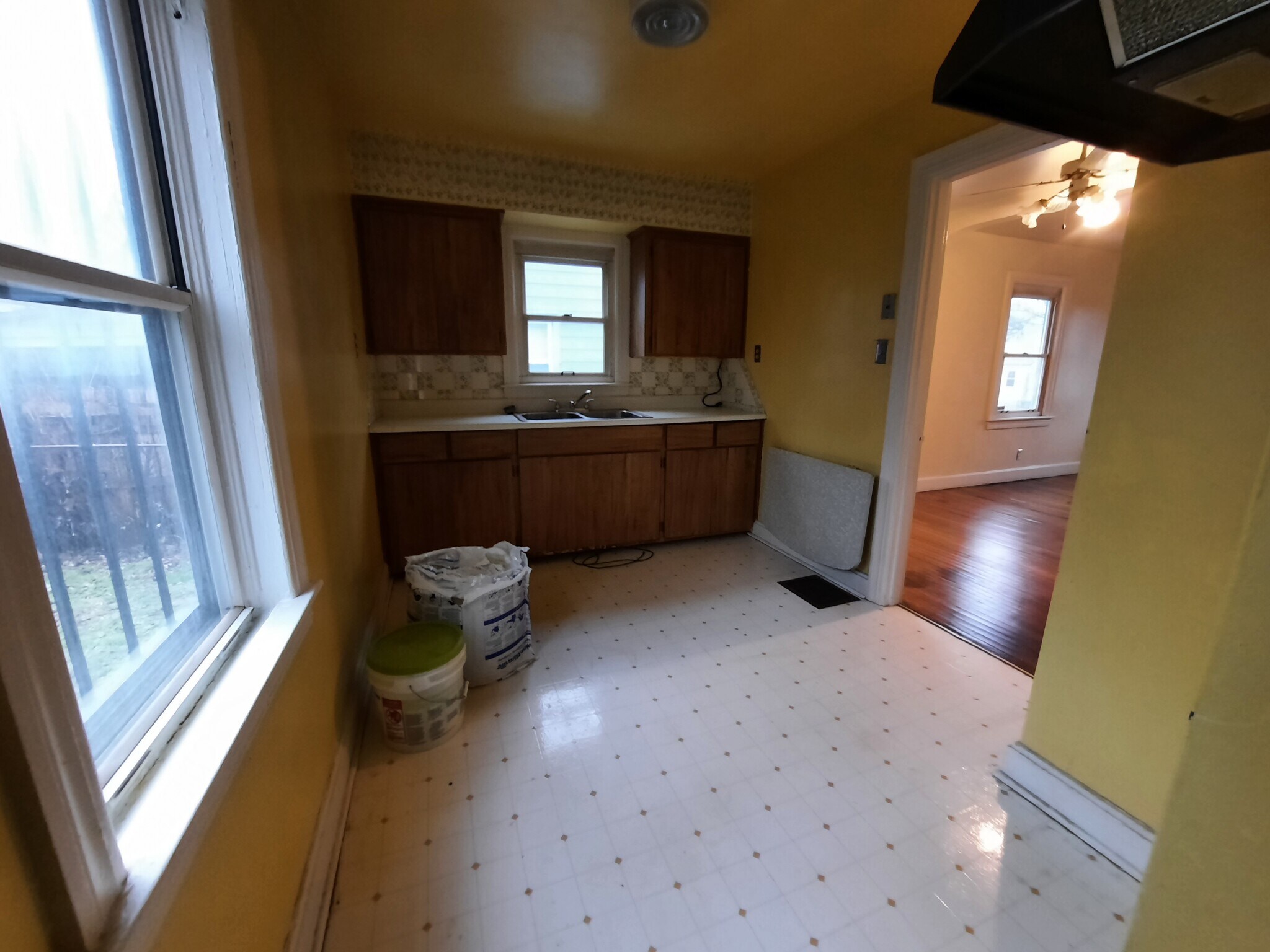 Kitchen - 1776 Dixdale Ave