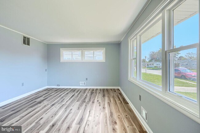 Building Photo - 5506 Adleigh Ave