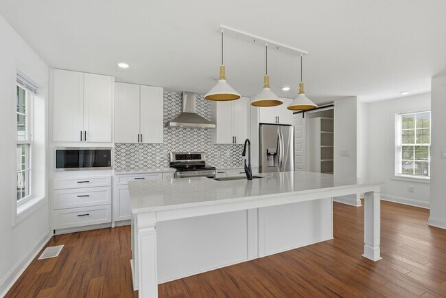 Building Photo - 203 Oceola Ave