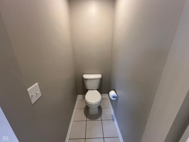 Building Photo - 344 W Columbine Ln